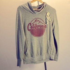 Well Worn California Cowl Neck Pullover with Pockets Size S